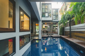 33 Poshtel